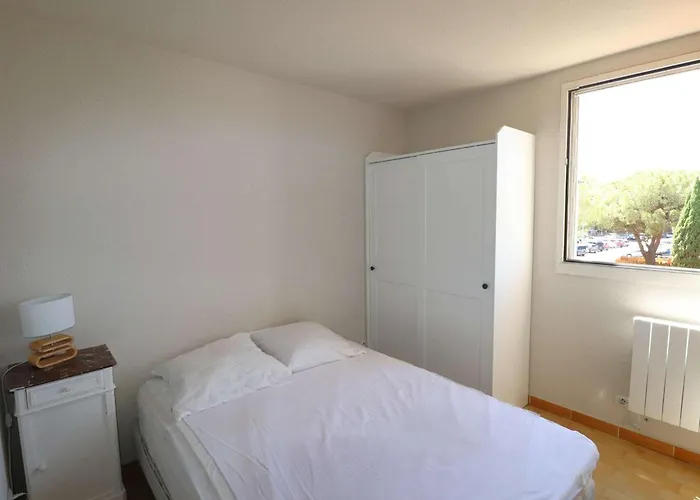 Daire 2p Proche Avec Garage, Lumineux Et Bien Situe Au Grau-du-roi - Fr-1-307-136